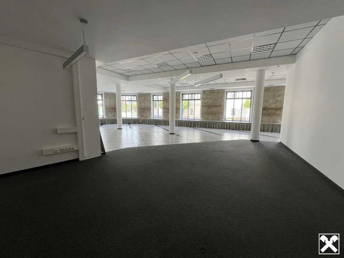 3-Zimmer-Gewerbeimmobilie mieten in Amstetten – 205 m², € 2.080 – Bild 11 von 19