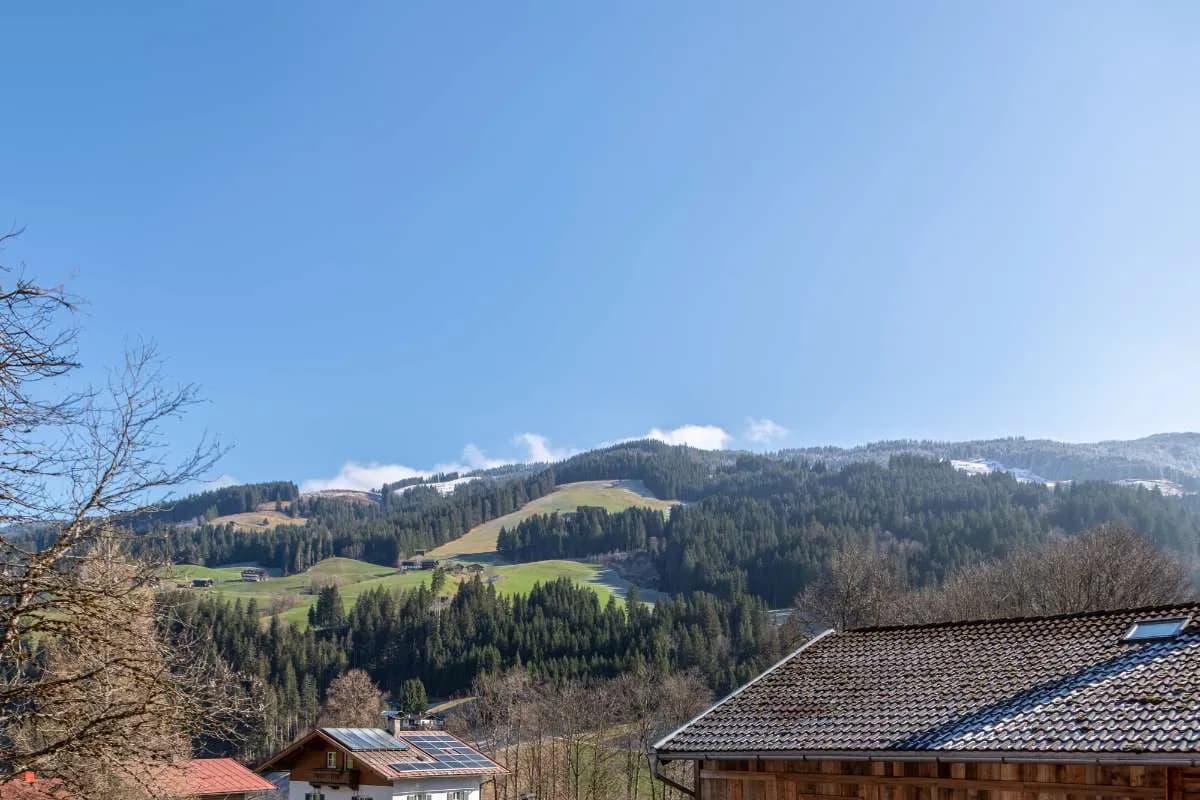 4-Zimmer-Haus mieten in Kitzbühel – 250 m² – Bild 2 von 8