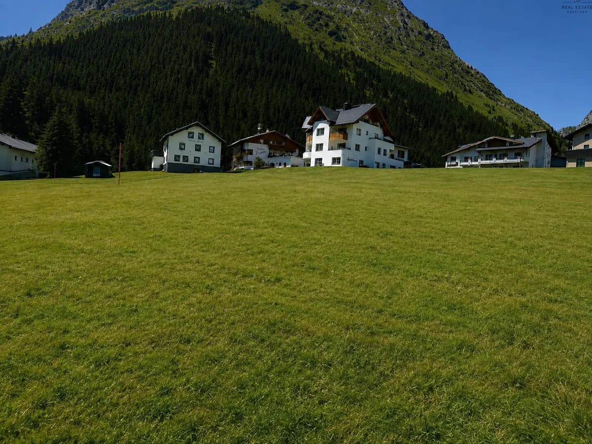Grundstück kaufen in Landeck – 3 428 m² – Bild 2 von 5
