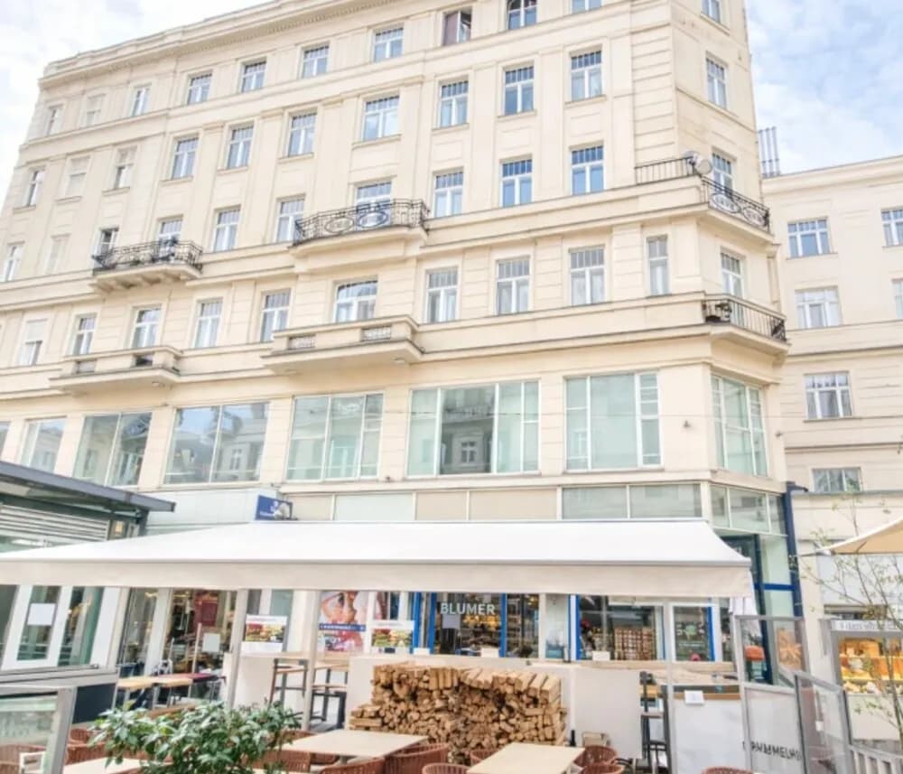 Gewerbeimmobilie mieten in Wien – 220 m², € 25