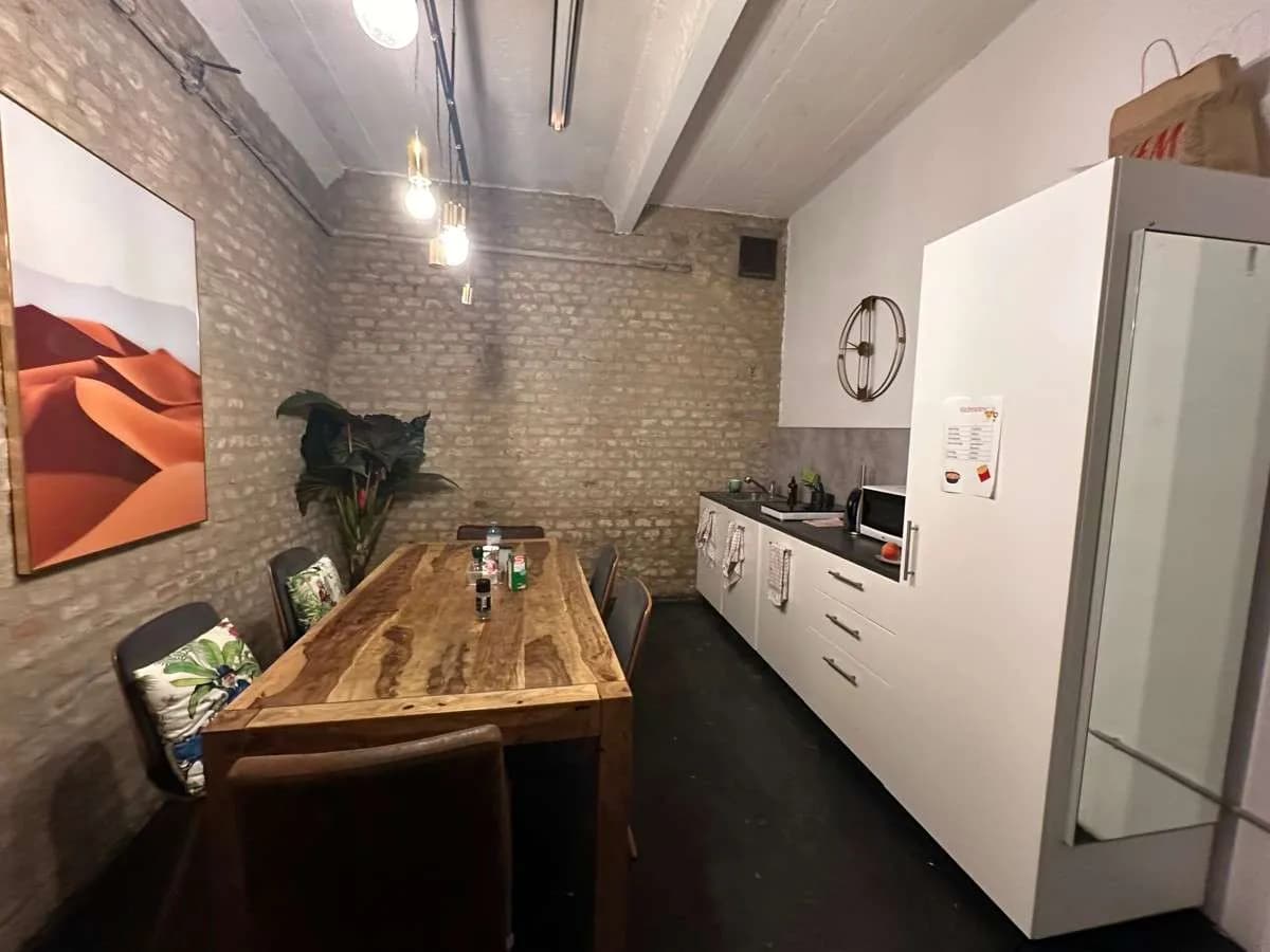 Gewerbeimmobilie mieten in Wien – 1 602 m², € 37.455 – Bild 22 von 24