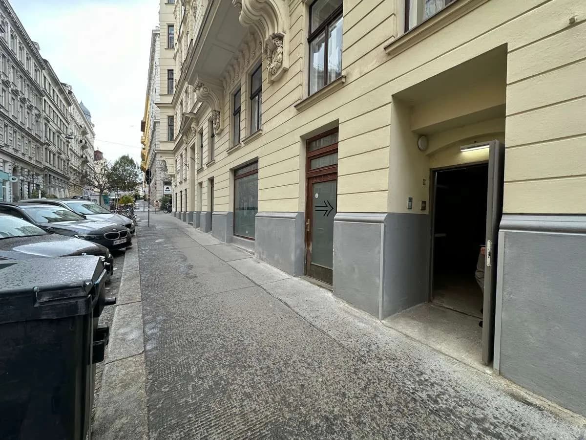Gewerbeimmobilie mieten in Wien – 1 602 m², € 37.455 – Bild 23 von 24
