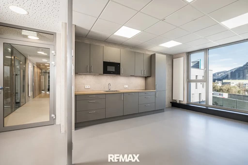 Gewerbeimmobilie mieten in Kufstein – 230 m², € 2.994 – Bild 2 von 2