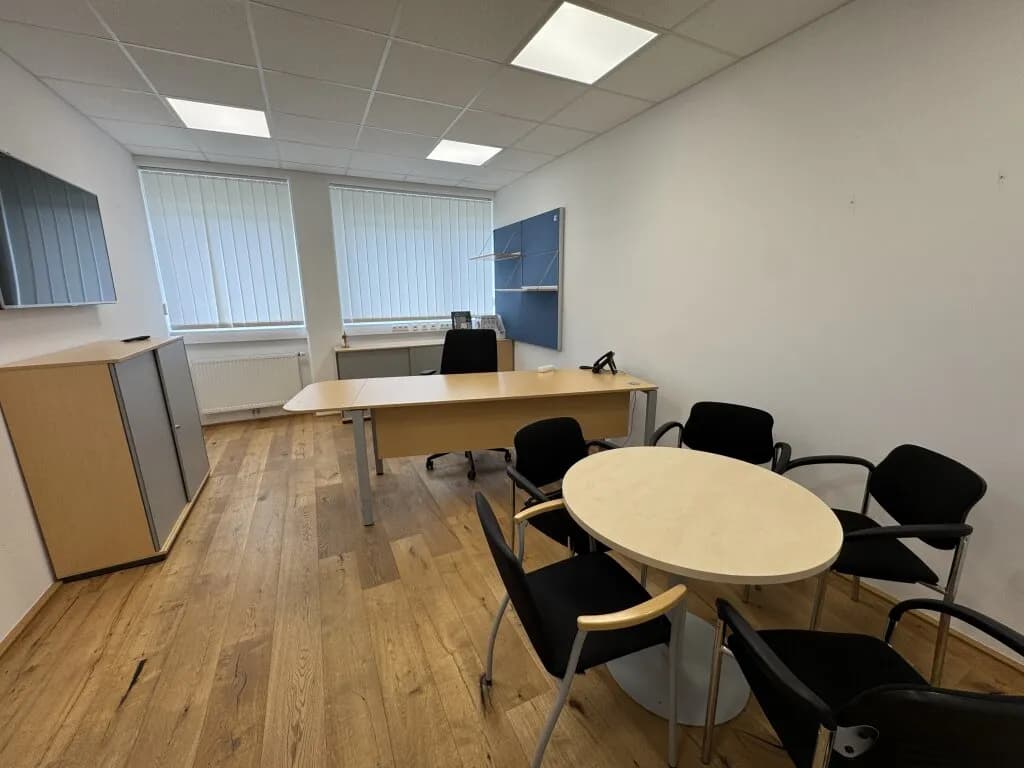 6-Zimmer-Gewerbeimmobilie mieten in Linz – 808 m², € 11.487 – Bild 5 von 23