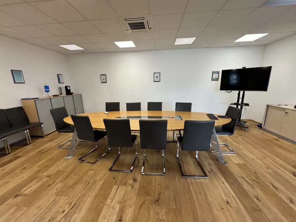 6-Zimmer-Gewerbeimmobilie mieten in Linz – 808 m², € 11.487 – Bild 13 von 23