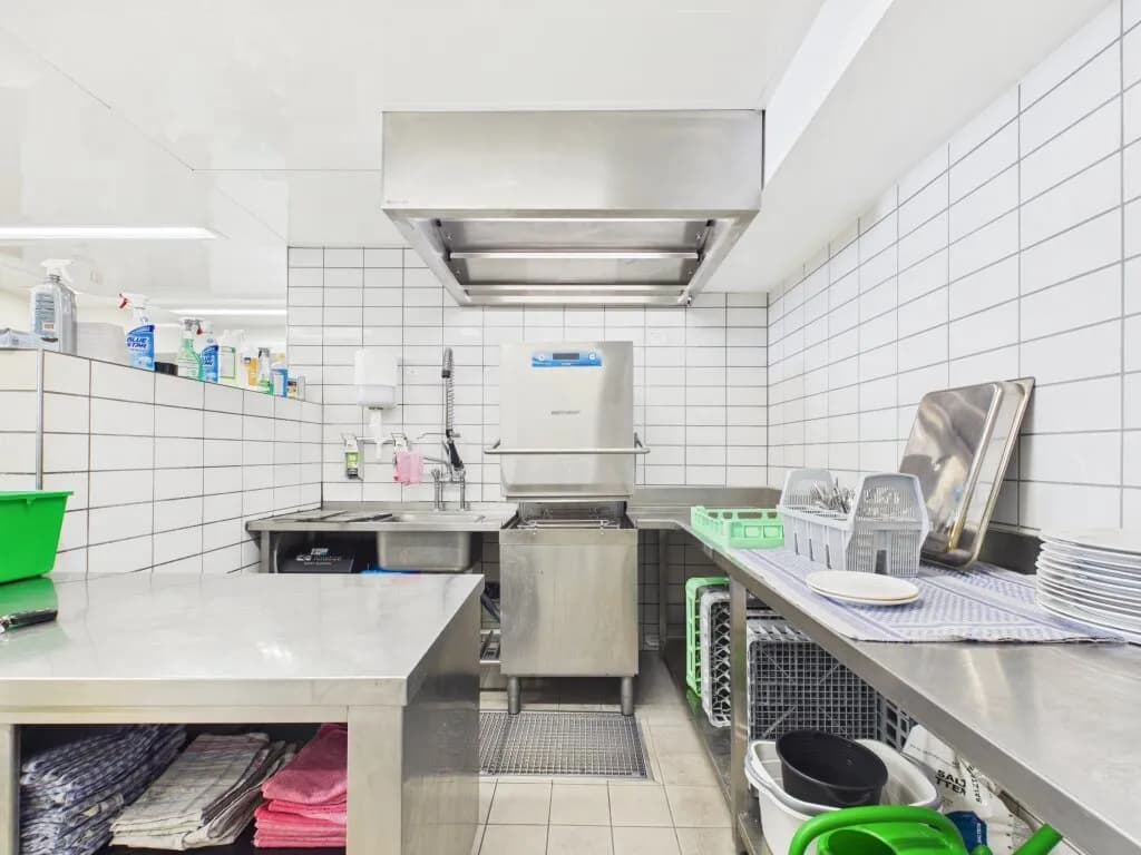 5-Zimmer-Gewerbeimmobilie mieten in Bregenz – 345 m² – Bild 18 von 24