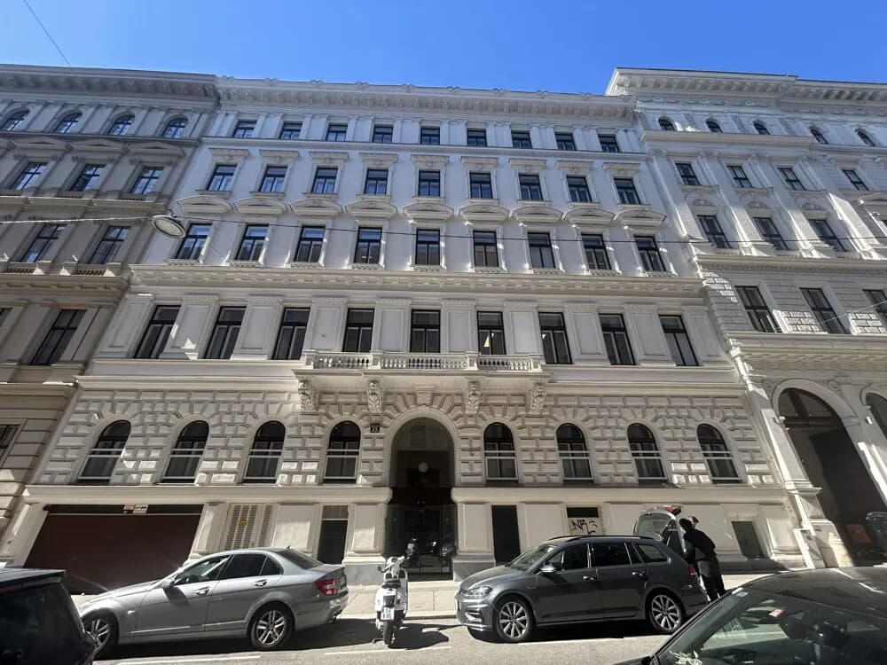 Gewerbeimmobilie mieten in Wien – 200 m², € 21