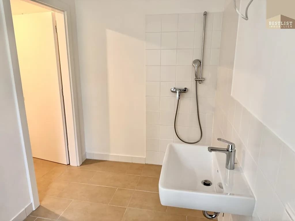 6-Zimmer-Gewerbeimmobilie mieten in Baden – 215 m², € 2.383 – Bild 11 von 18