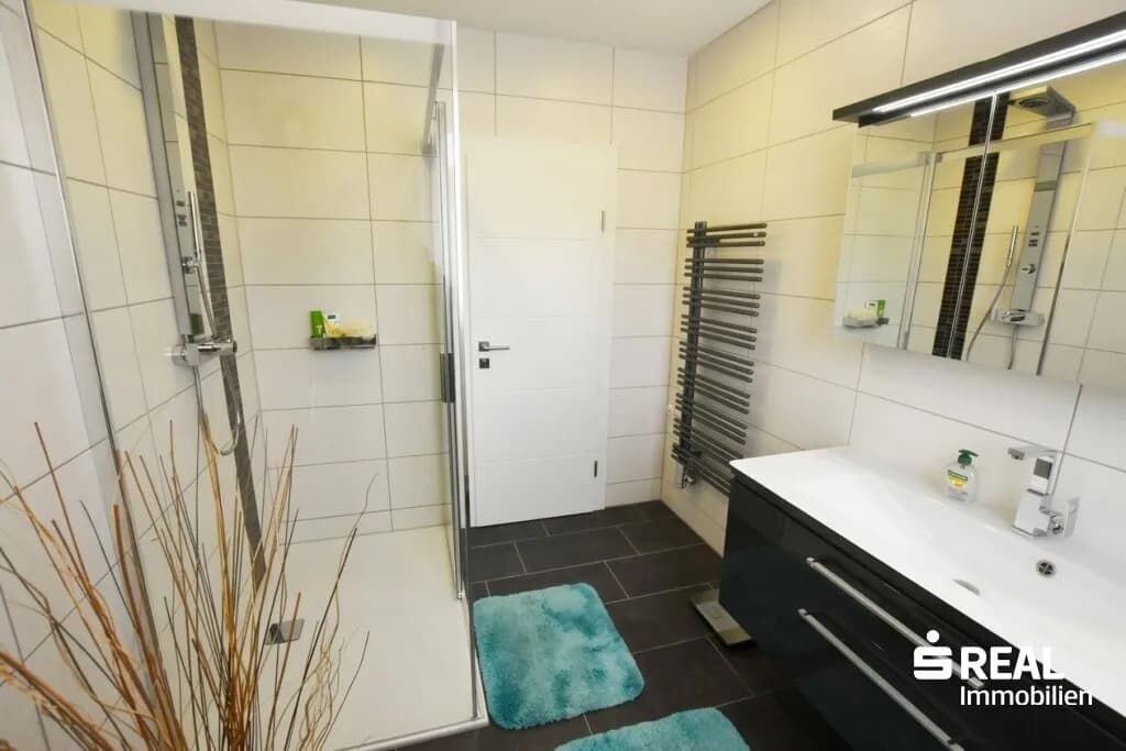 Haus kaufen in Vöcklabruck – 185,4 m², € 545.000 – Bild 8 von 9