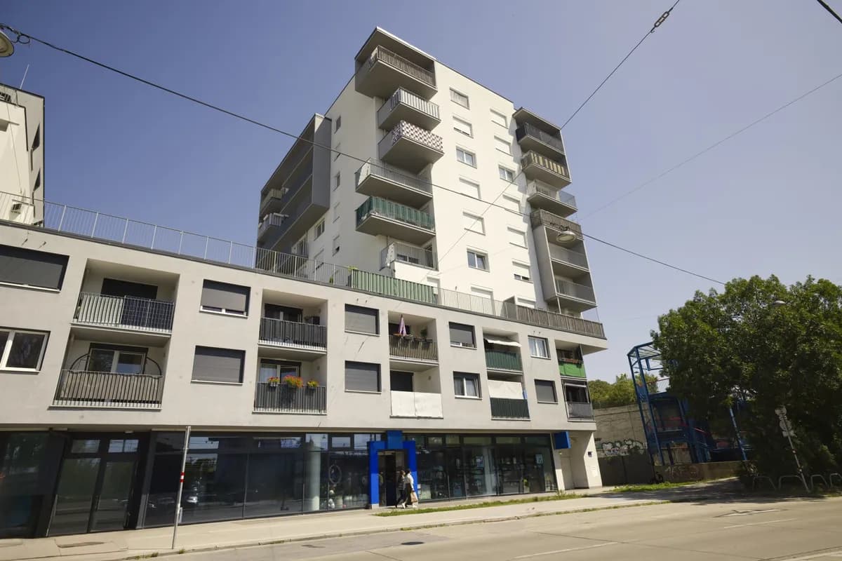 Gewerbeimmobilie mieten in Wien – 729 m², € 10.566
