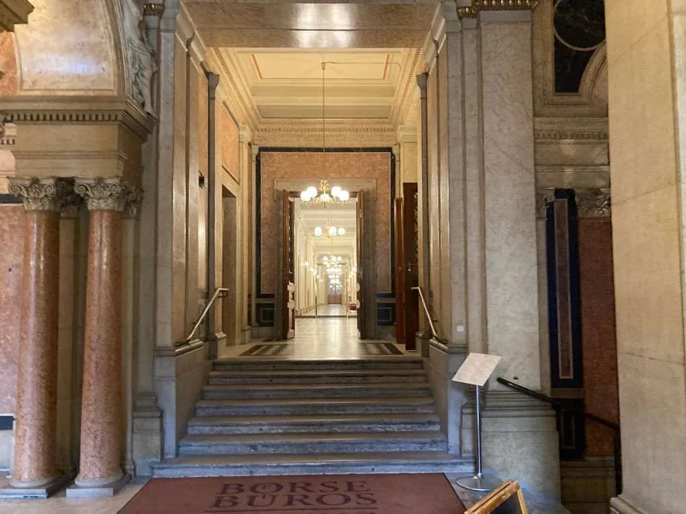 Gewerbeimmobilie mieten in Wien – 1 902 m², € 20 – Bild 3 von 8