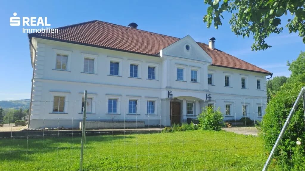 6-Zimmer-Wohnung mieten in Amstetten – 159 m², € 1.030 – Bild 1 von 14