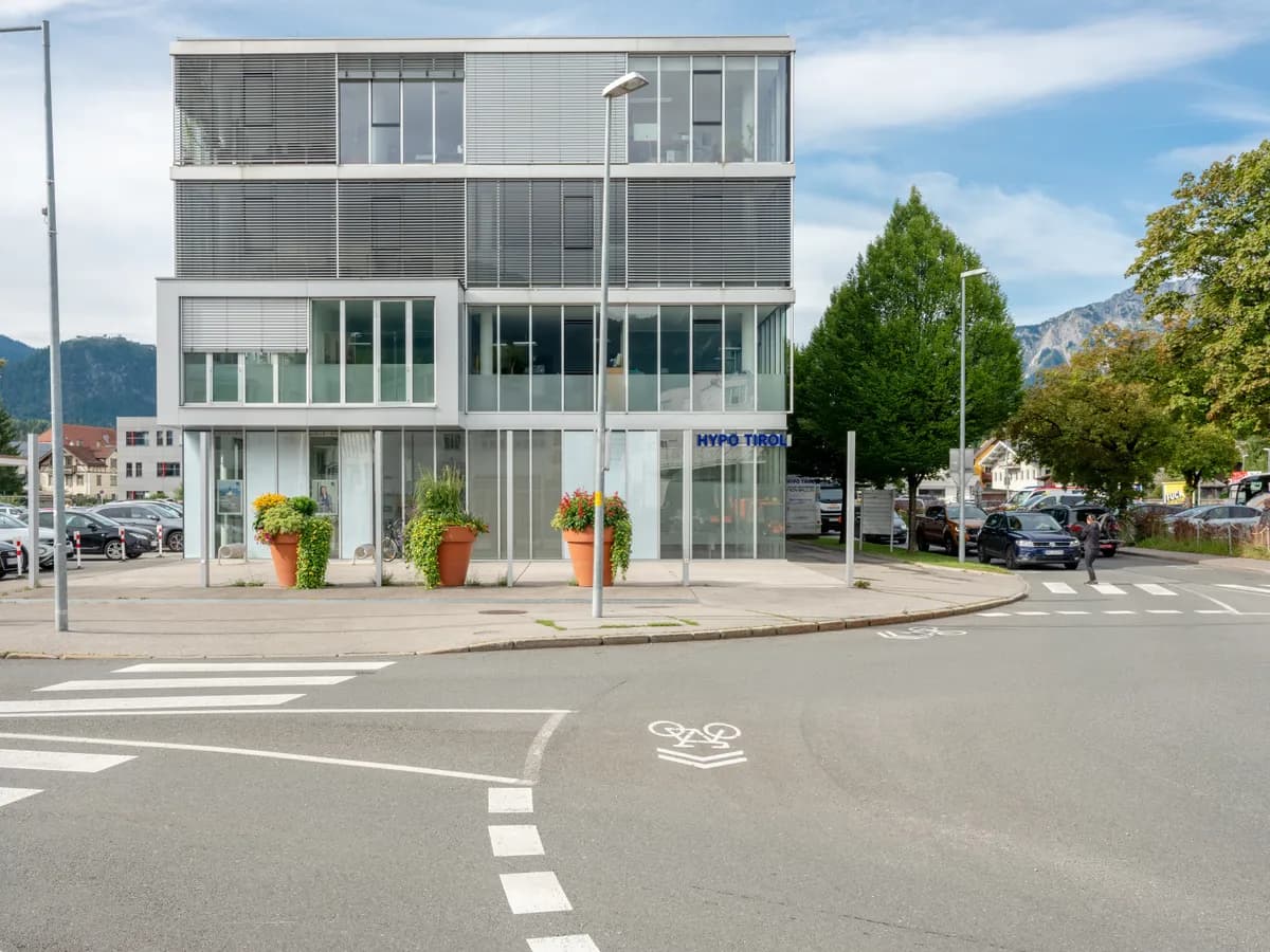 Gewerbeimmobilie mieten in Reutte – 75 m², € 1.324