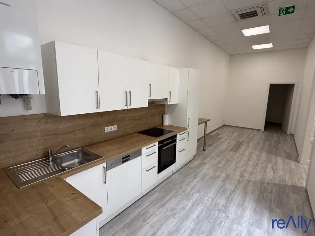17-Zimmer-Gewerbeimmobilie mieten in Wien – 570 m², € 14.078 – Bild 18 von 23