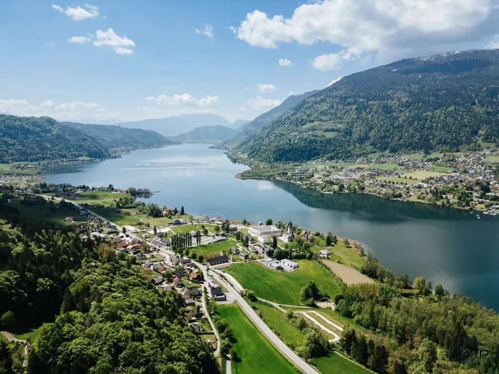 Immobilie kaufen in Feldkirchen – 4 353 m²