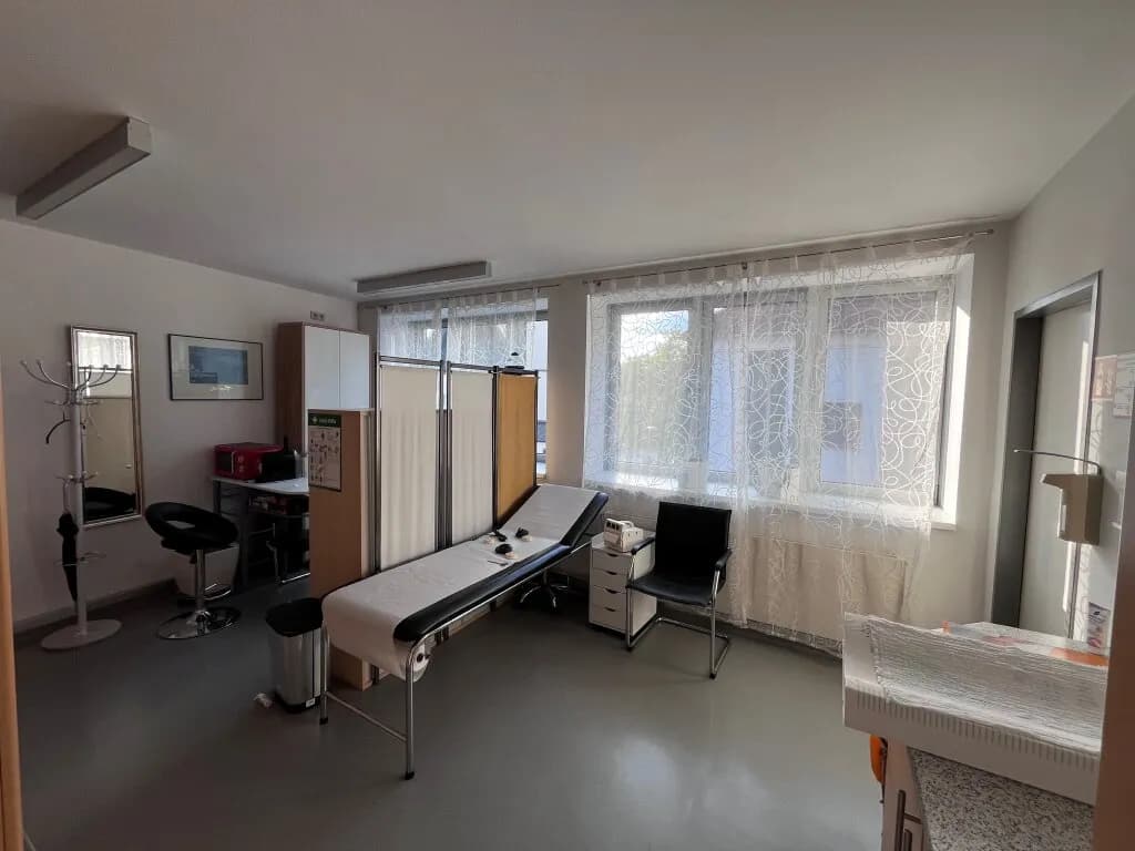 Gewerbeimmobilie mieten in Urfahr-Umgebung – 102 m², € 1.429