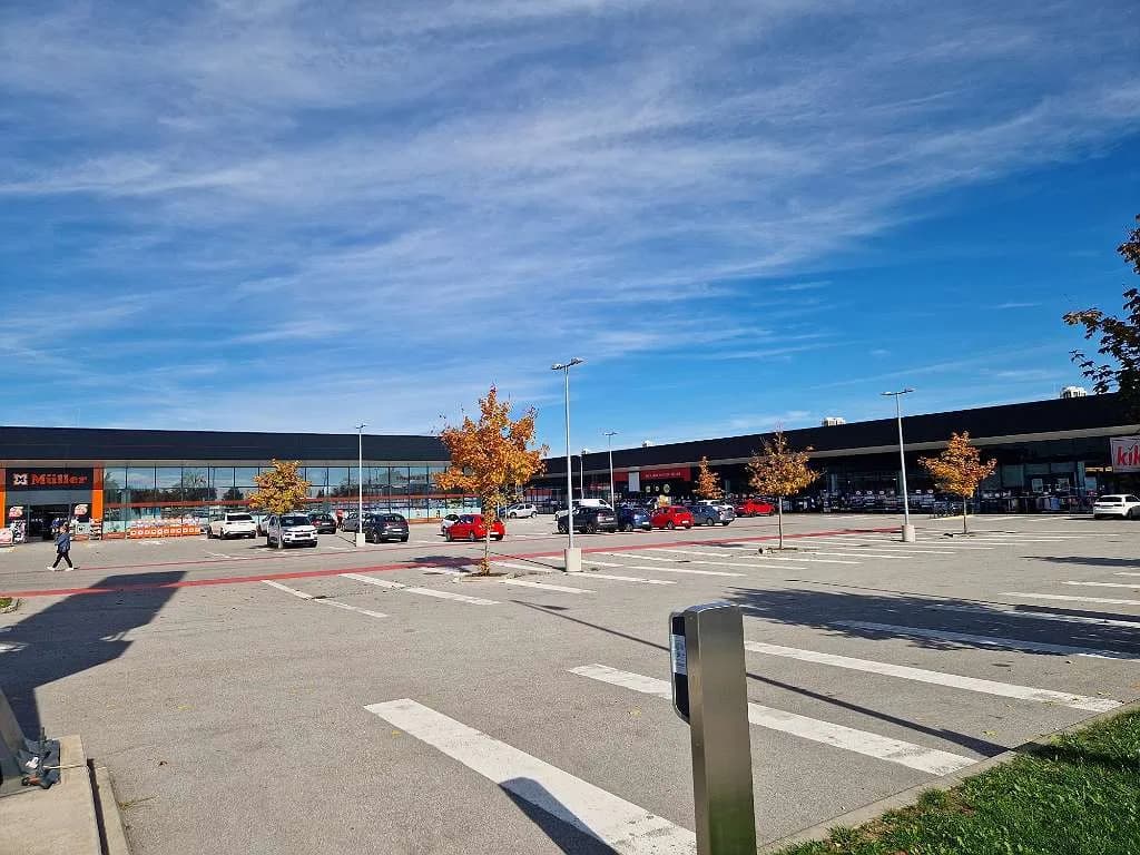 Gewerbeimmobilie mieten in Wels – 452 m², € 5.424 – Bild 3 von 4