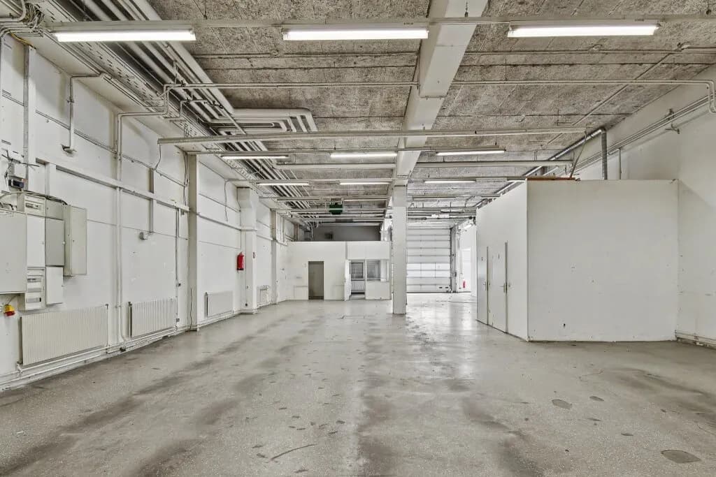 Gewerbeimmobilie mieten in Wien – 840 m², € 8.400