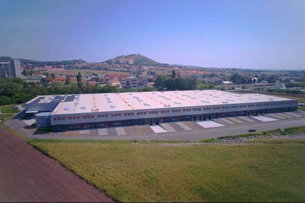 Gewerbeimmobilie mieten in Mistelbach – 13 850 m² – Bild 1 von 13