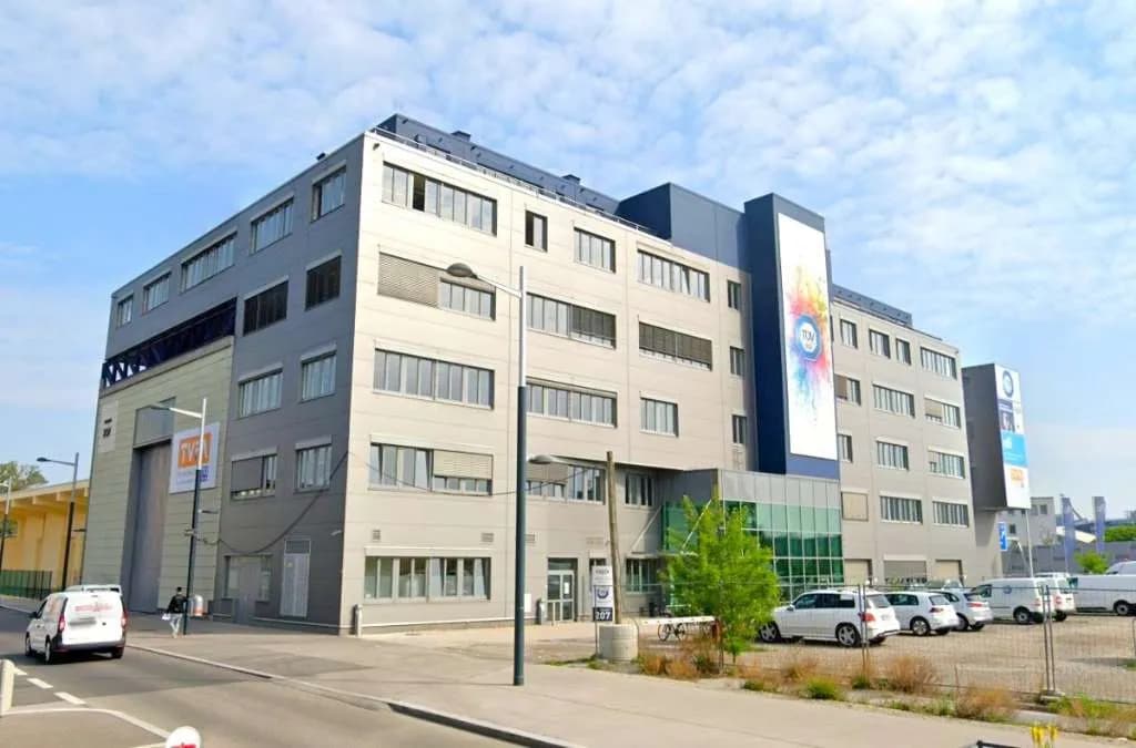 Immobilie mieten in Wien – 1 244 m², € 11