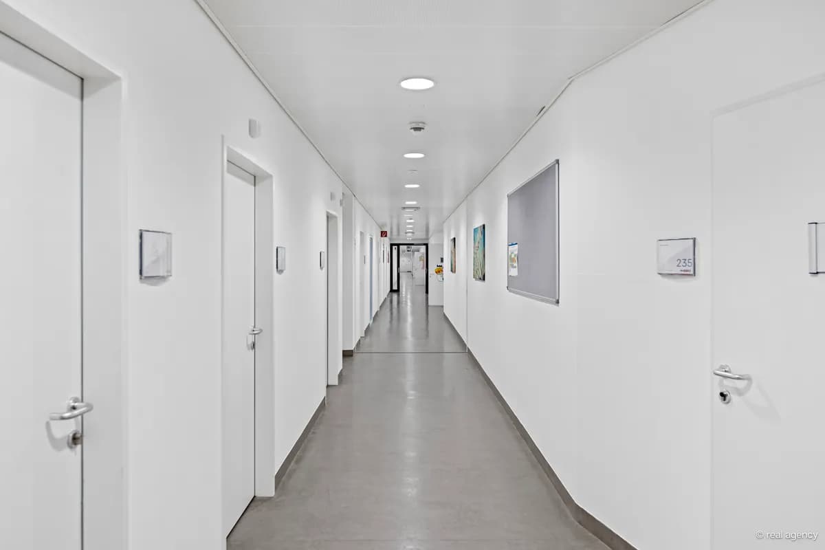 Gewerbeimmobilie mieten in Wien – 1 895 m², € 30.400 – Bild 23 von 26