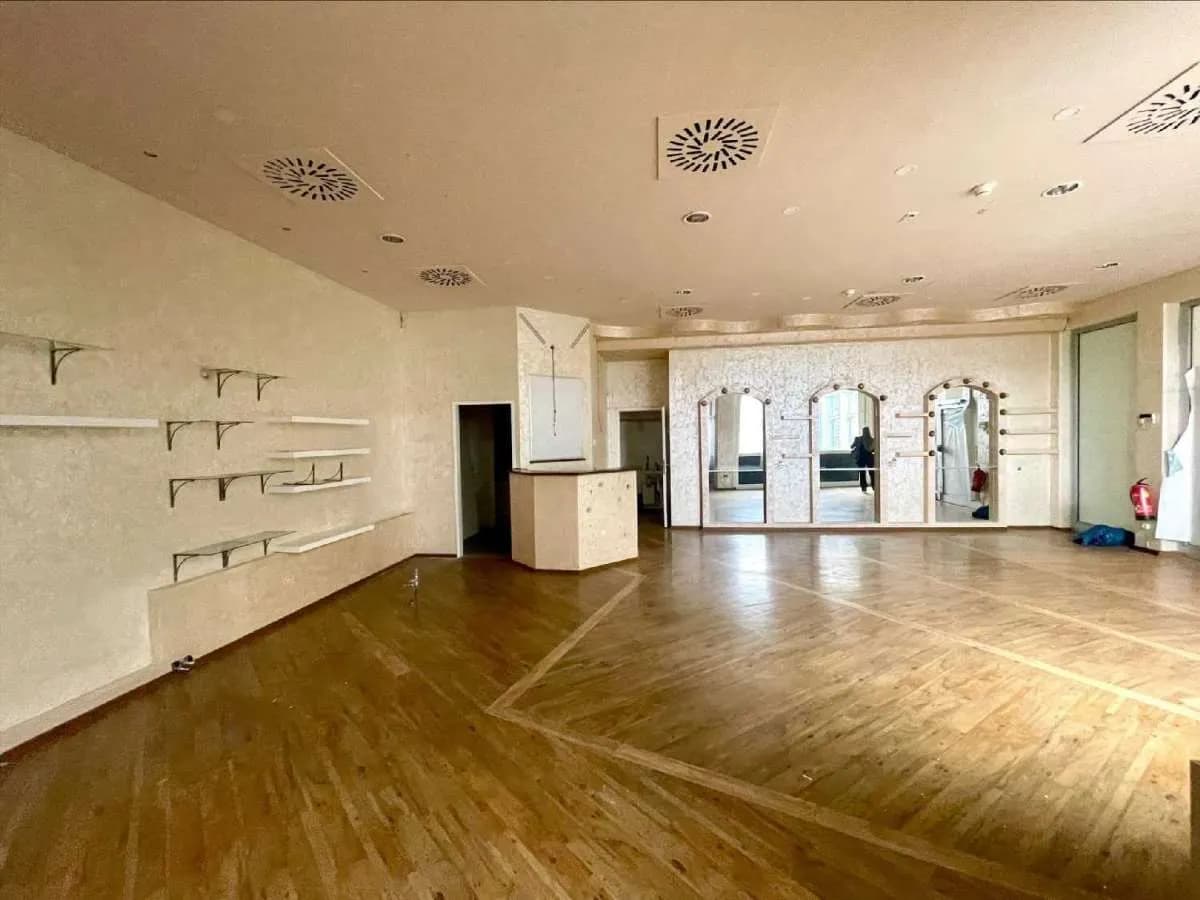 Gewerbeimmobilie mieten in Wien – 91 m², € 2.657
