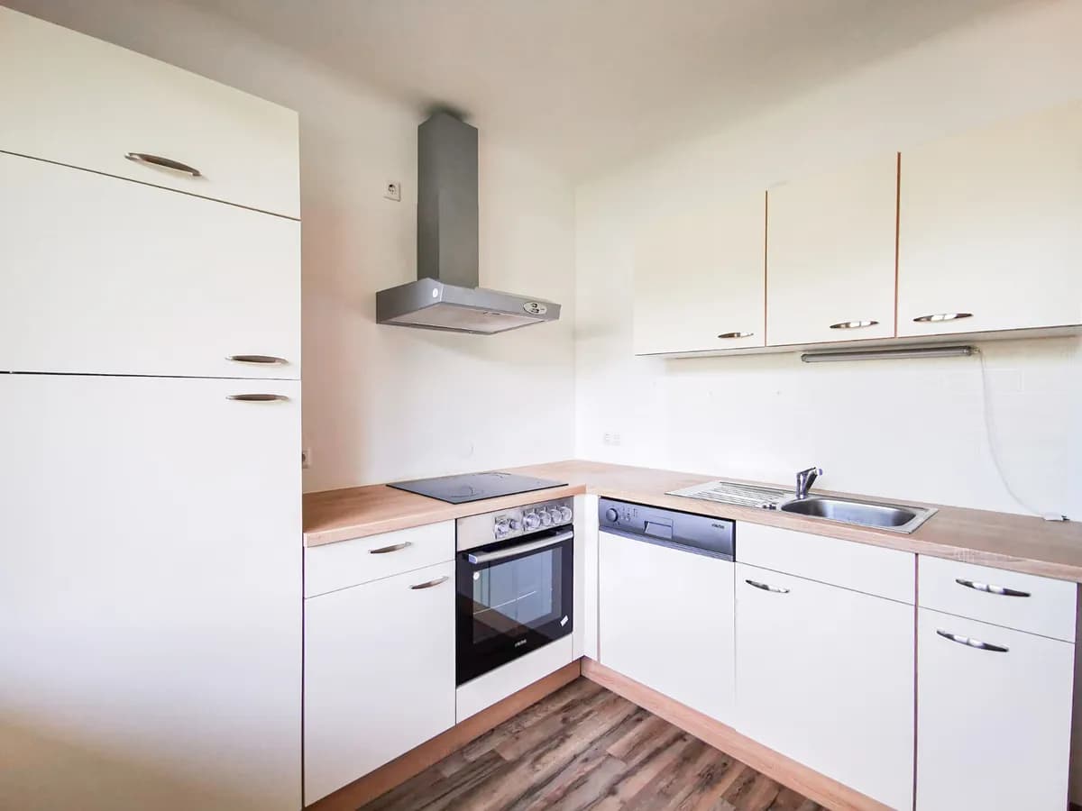3-Zimmer-Wohnung mieten in Baden – 89,06 m², € 973 – Bild 2 von 12