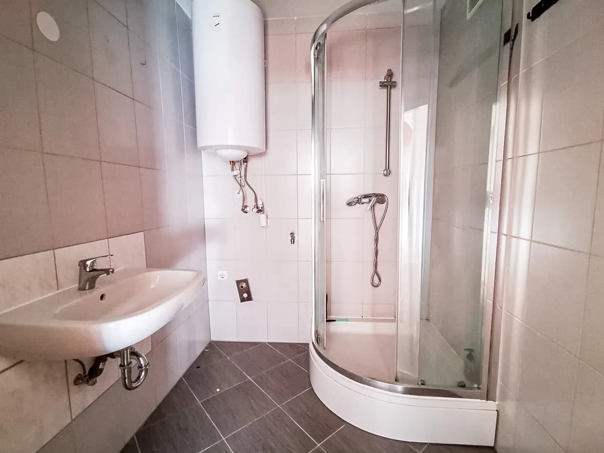 3-Zimmer-Wohnung mieten in Baden – 89,06 m², € 973 – Bild 11 von 12