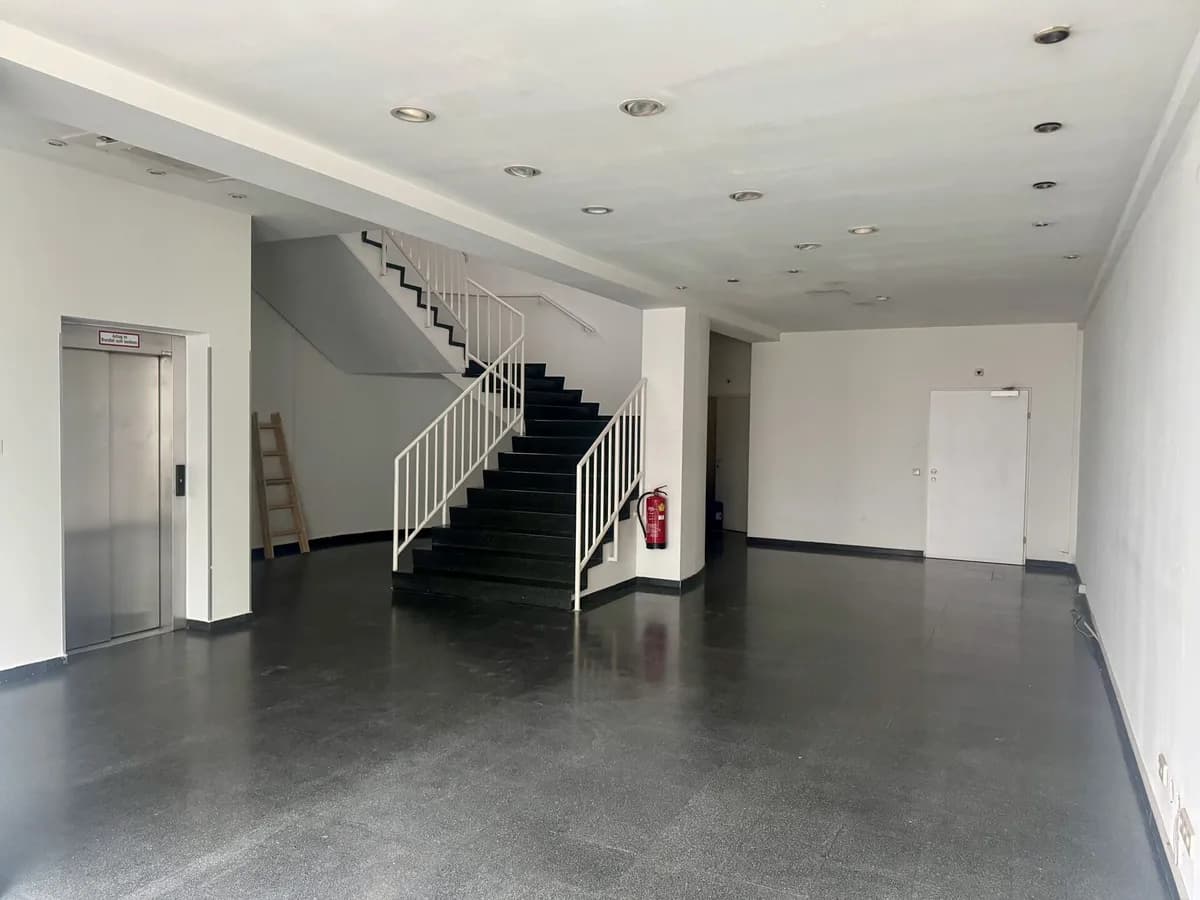 Gewerbeimmobilie mieten in Wien – 437 m², € 10 – Bild 2 von 9