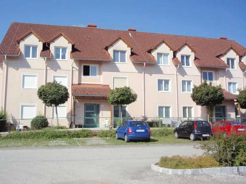 3-Zimmer-Wohnung mieten in Perg – 73,11 m², € 661