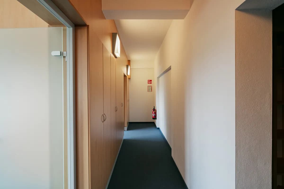 12-Zimmer-Gewerbeimmobilie mieten in Amstetten – 400 m², € 4.779 – Bild 14 von 17