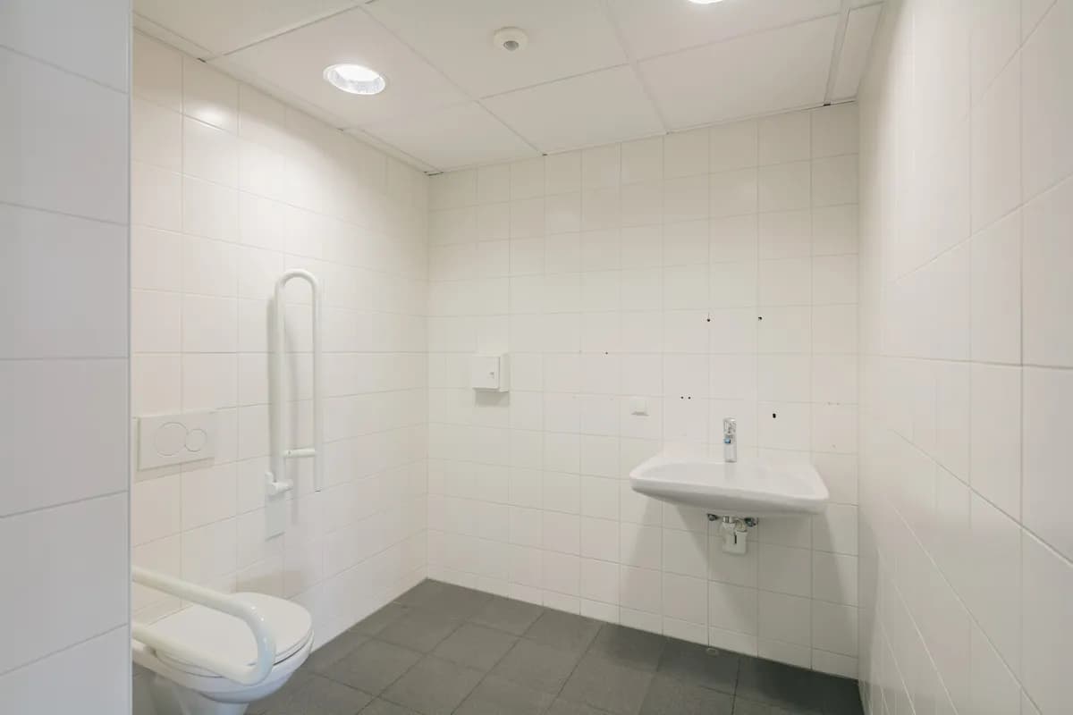 7-Zimmer-Gewerbeimmobilie mieten in Amstetten – 222 m², € 2.645 – Bild 15 von 16
