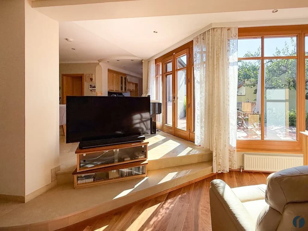 7-Zimmer-Haus mieten in Tulln – 238,77 m², € 2.500 – Bild 3 von 38