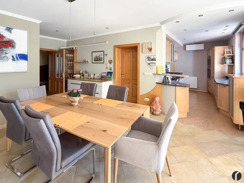 7-Zimmer-Haus mieten in Tulln – 238,77 m², € 2.500 – Bild 7 von 38