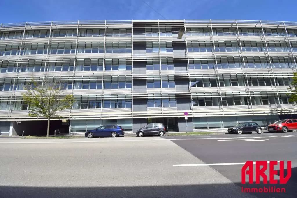 Gewerbeimmobilie mieten in Linz – 2 082 m², € 24.540