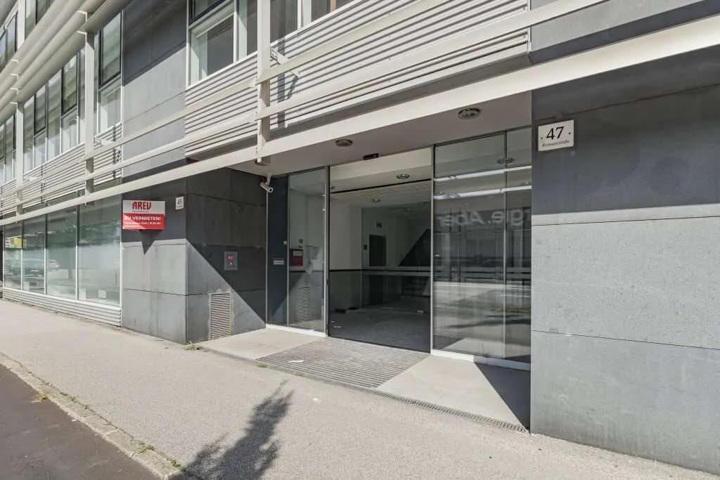 Gewerbeimmobilie mieten in Linz – 2 082 m², € 24.540 – Bild 10 von 12