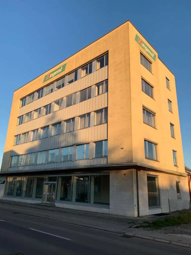 Gewerbeimmobilie mieten in Vöcklabruck – 12 000 m², € 5