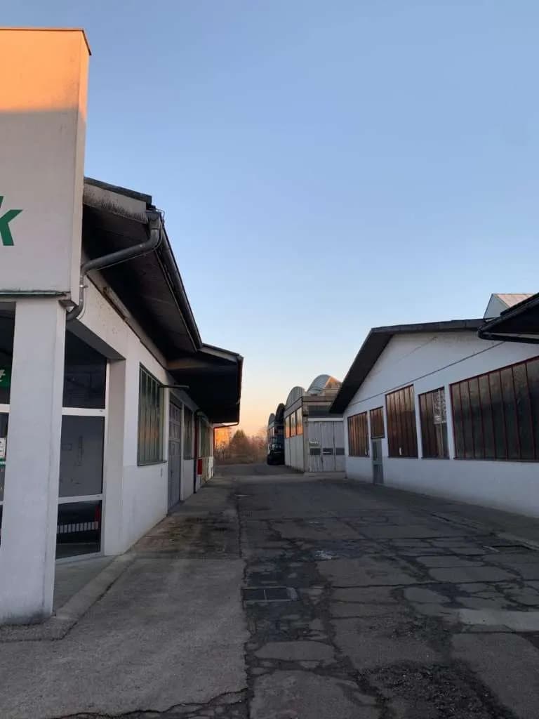 Gewerbeimmobilie mieten in Vöcklabruck – 12 000 m², € 5 – Bild 16 von 21