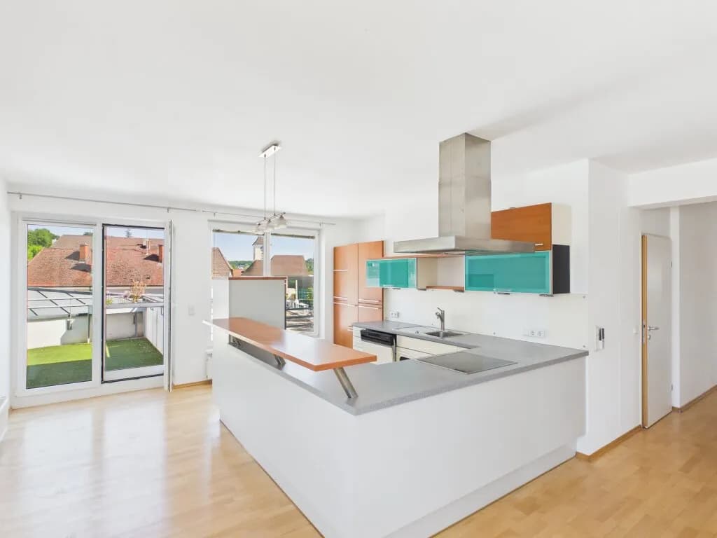 4-Zimmer-Wohnung mieten in Linz – 211,63 m², € 2.465