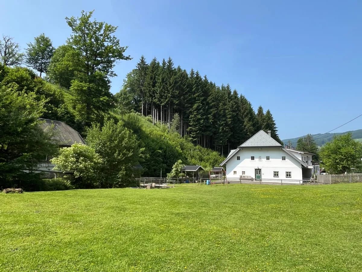 7-Zimmer-Haus kaufen in Gmunden – 294 m², € 990.000 – Bild 2 von 12