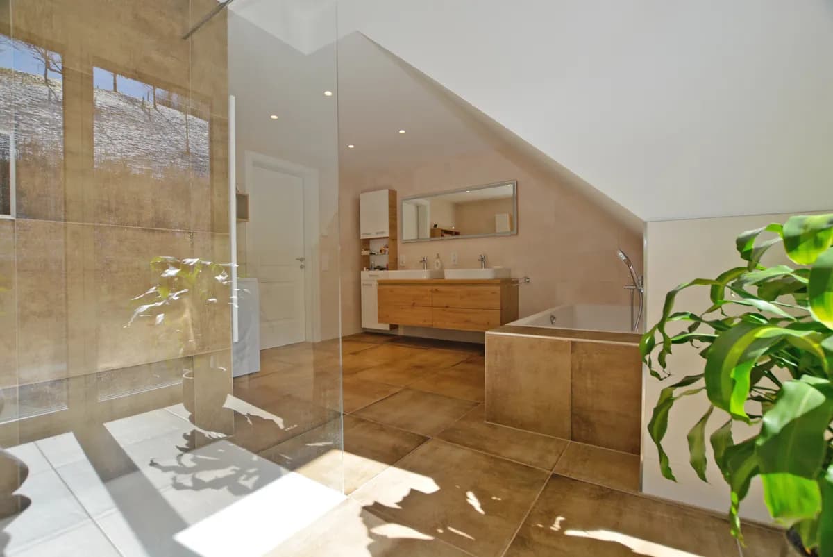 7-Zimmer-Haus kaufen in Gmunden – 294 m², € 990.000 – Bild 8 von 12