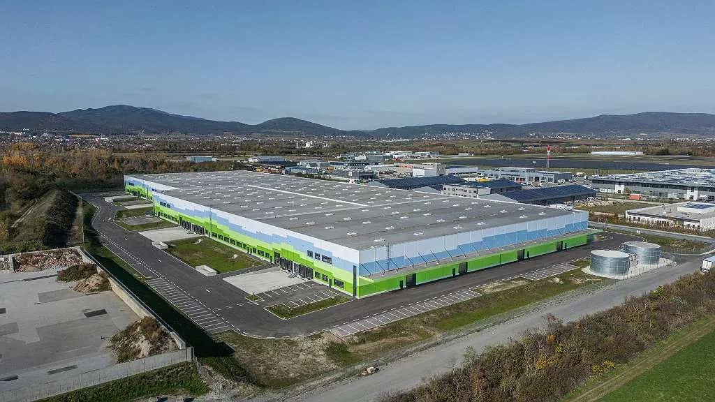 Gewerbeimmobilie mieten in Baden – 5 833 m², € 6 – Bild 2 von 6