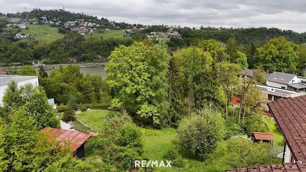 Grundstück kaufen in Linz Land – 2 011 m², € 1.490.000
