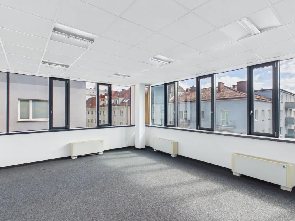 Gewerbeimmobilie mieten in Linz – 334 m², € 4.487