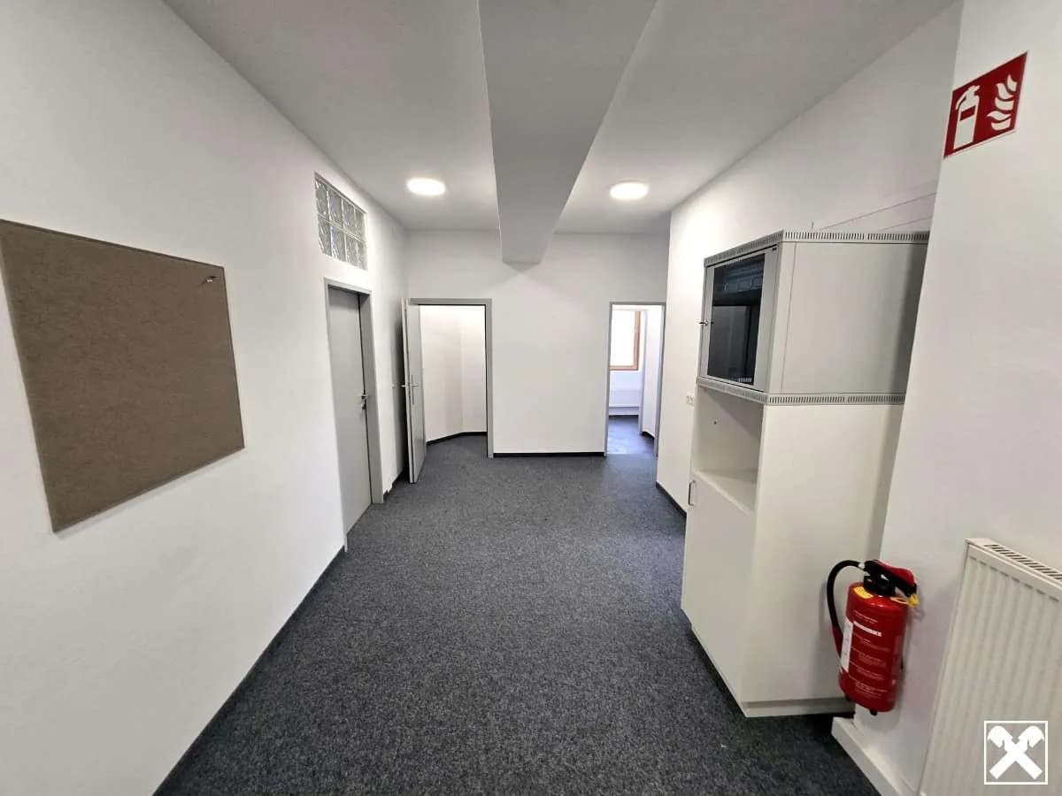 7-Zimmer-Gewerbeimmobilie mieten in Amstetten – 159 m², € 8 – Bild 4 von 22