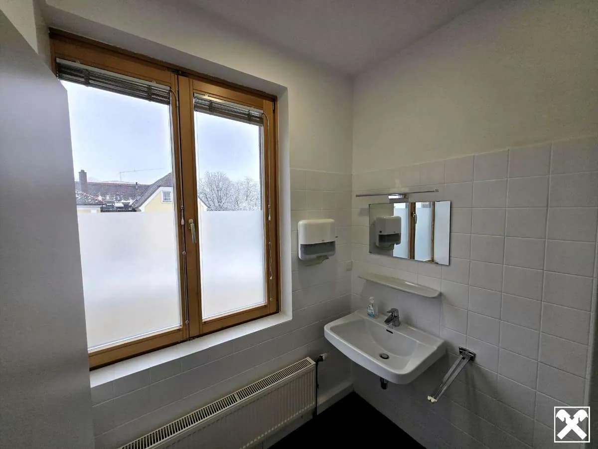 7-Zimmer-Gewerbeimmobilie mieten in Amstetten – 159 m², € 8 – Bild 8 von 22