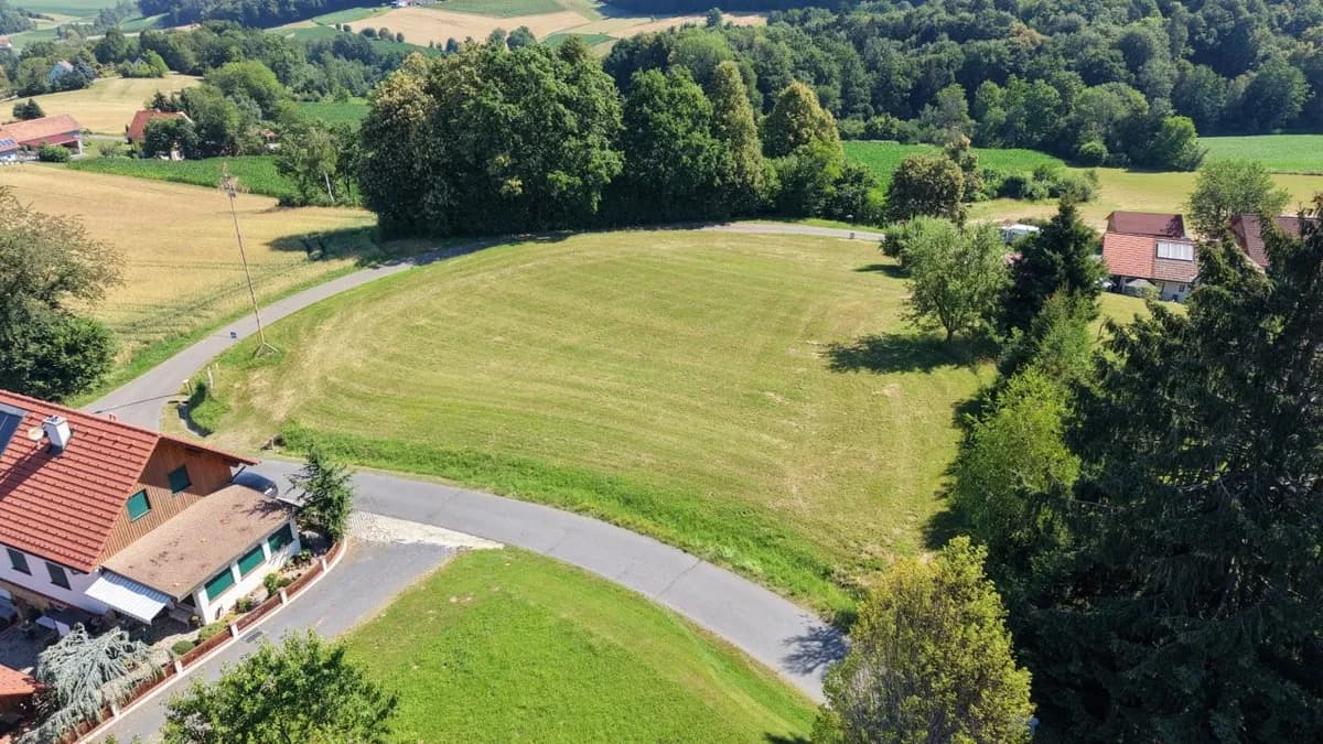 Grundstück kaufen in Südoststeiermark – 2 484 m², € 173.880