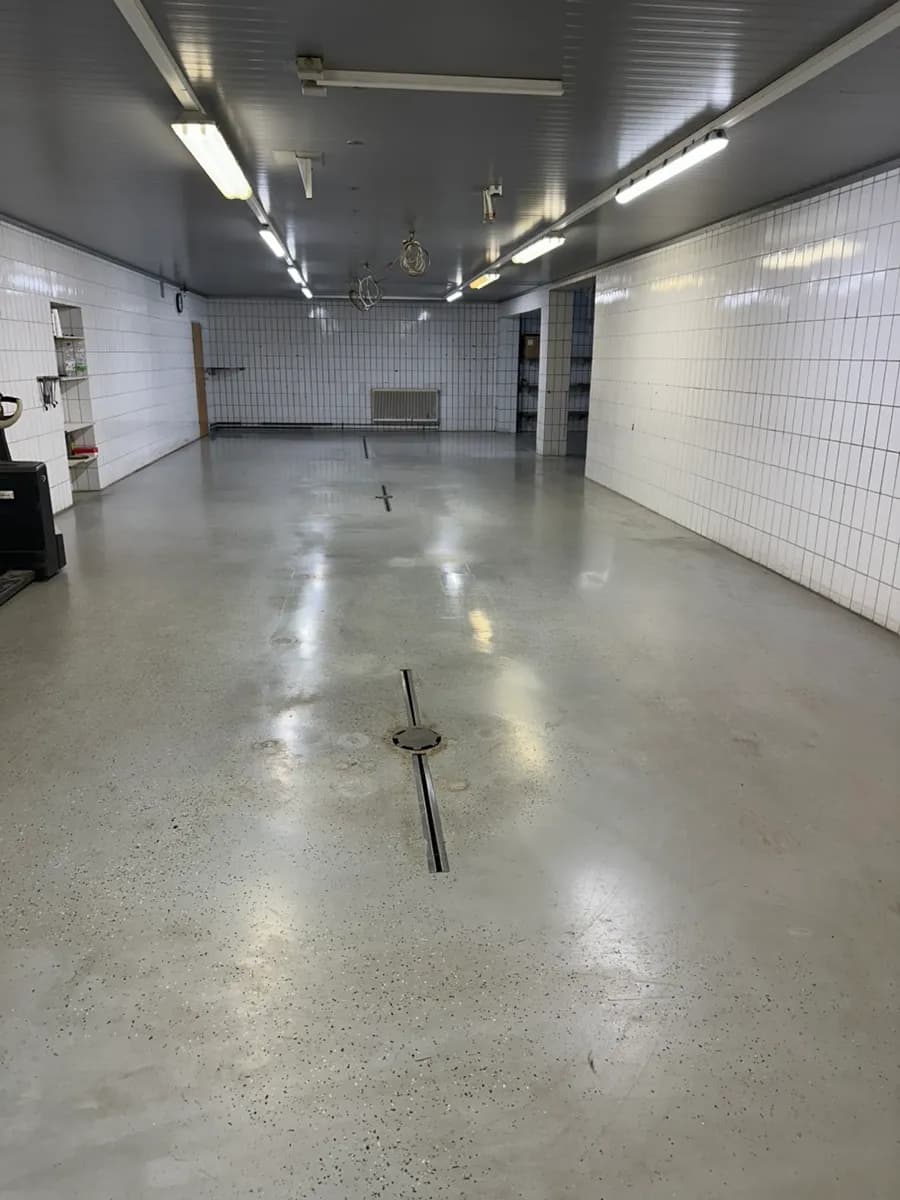 Gewerbeimmobilie mieten in Neusiedl am See – 600 m², € 5 – Bild 2 von 3