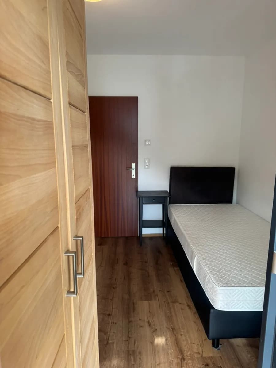 8-Zimmer-Gewerbeimmobilie mieten in Linz – 120 m², € 1.600 – Bild 13 von 48