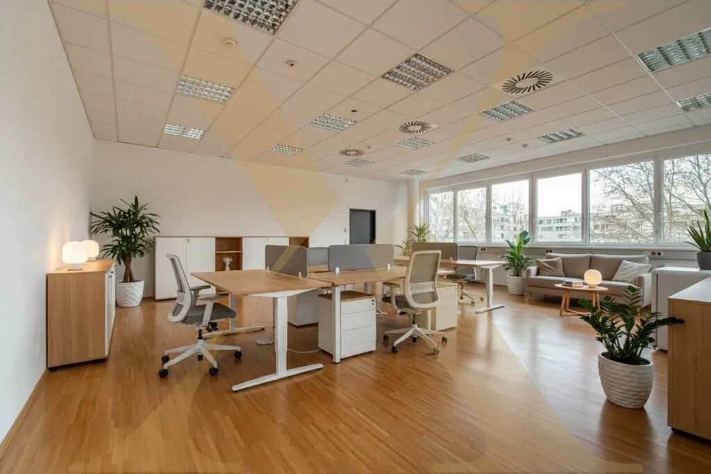 Gewerbeimmobilie mieten in Linz – 448 m², € 6.713